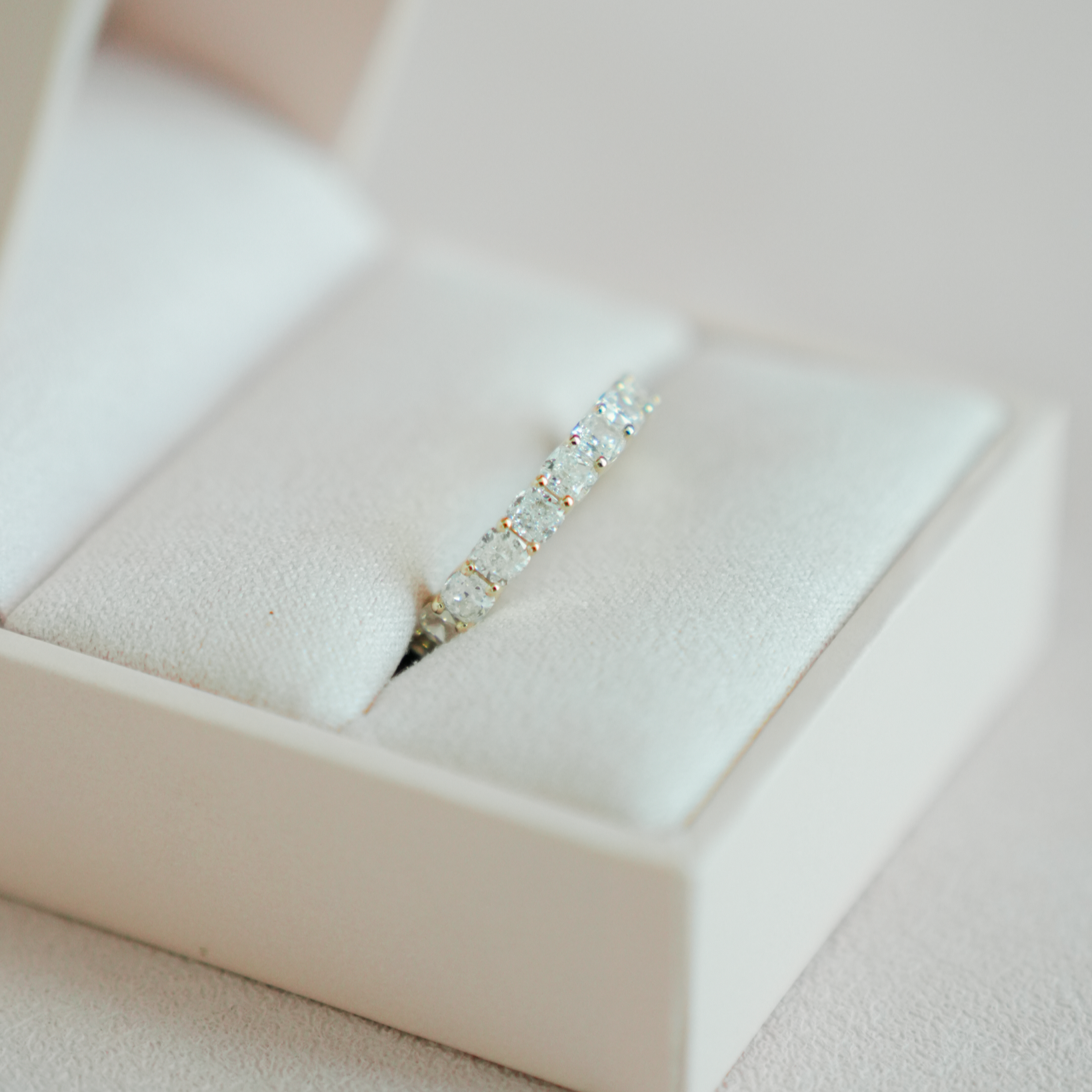 The Classic Cushion Band