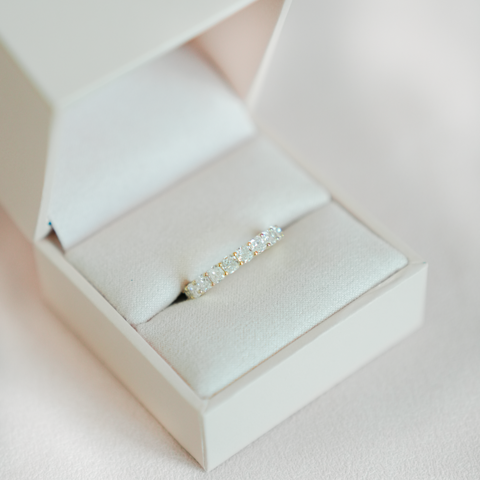 The Classic Cushion Band