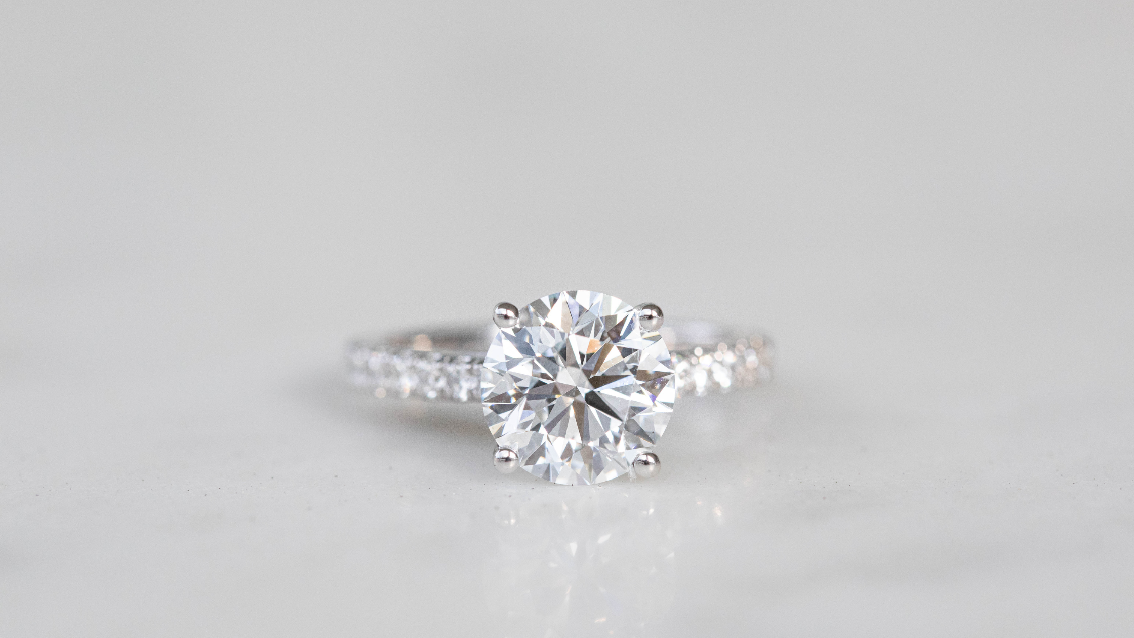 craft the perfect custom engagement ring for the holiday season