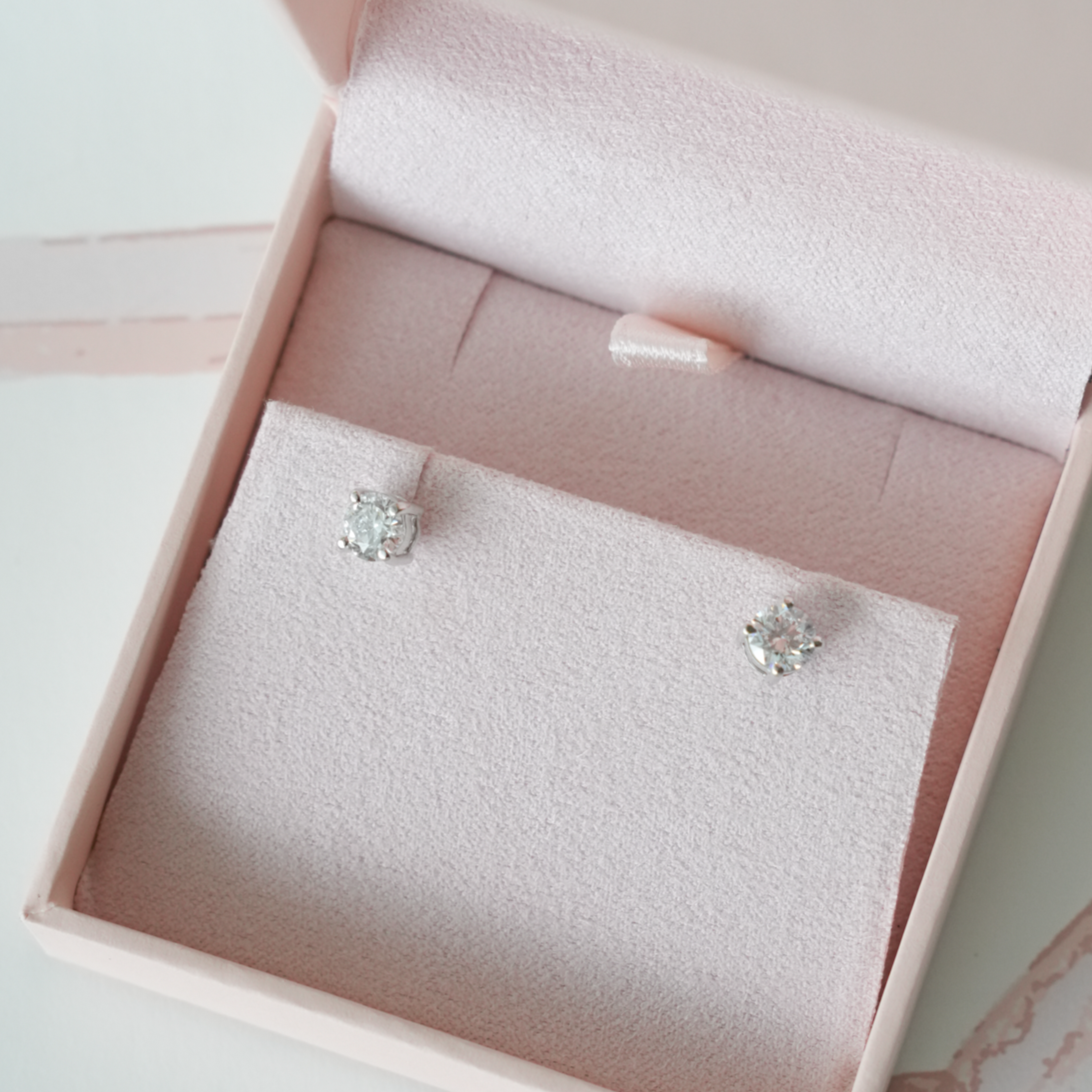 Classic Studs - Round